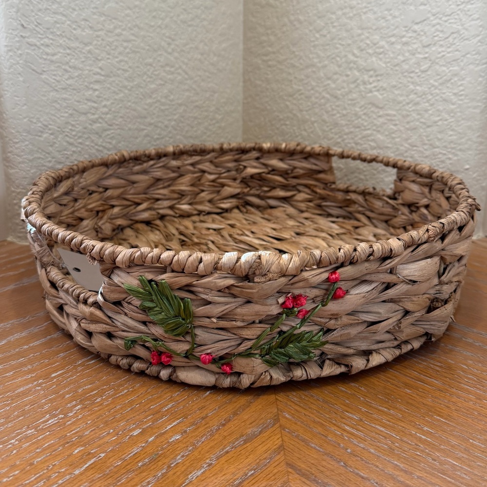 NWT RGI Home Circular Woven Basket with Red Berry Leaf Accents
